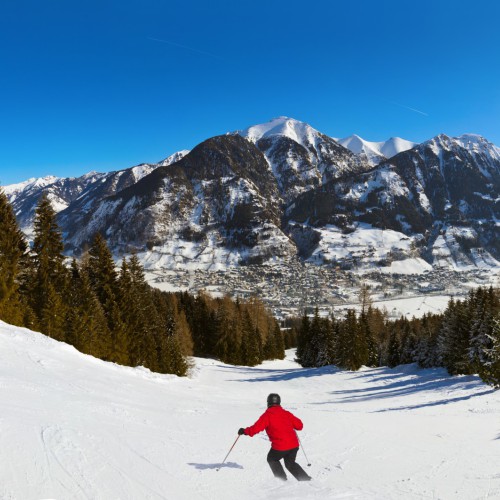 Skipiste met in de verte Bad Hofgastein